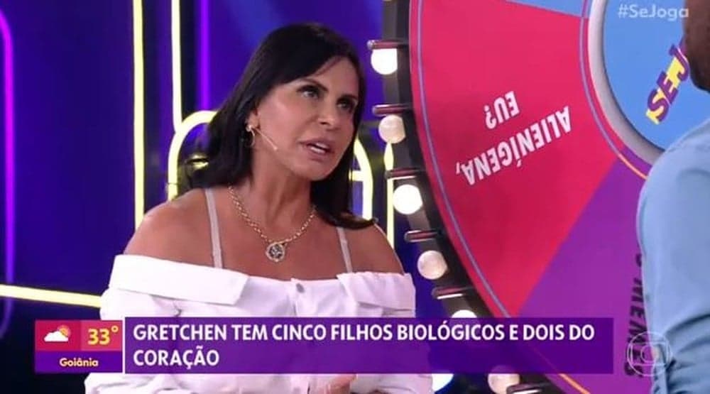Gretchen chora a morte do filho e revela um dos piores momentos de sua vida: "morreu nos meus braços"