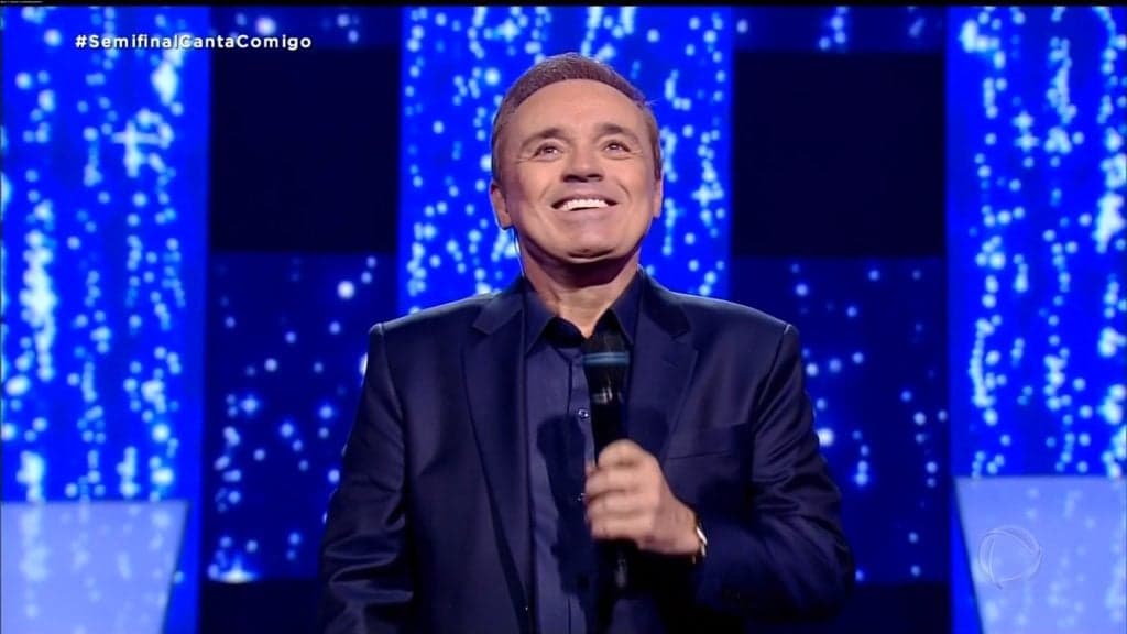 Gugu recebe homenagem especial em semifinal do Canta Comigo e emociona o público