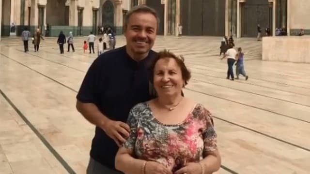 Médico fala como a mãe de Gugu reagiu após ficar sabendo da morte do apresentador