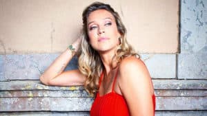 A atriz Luana Piovani está cada vez mais ousada (Foto: Reprodução)