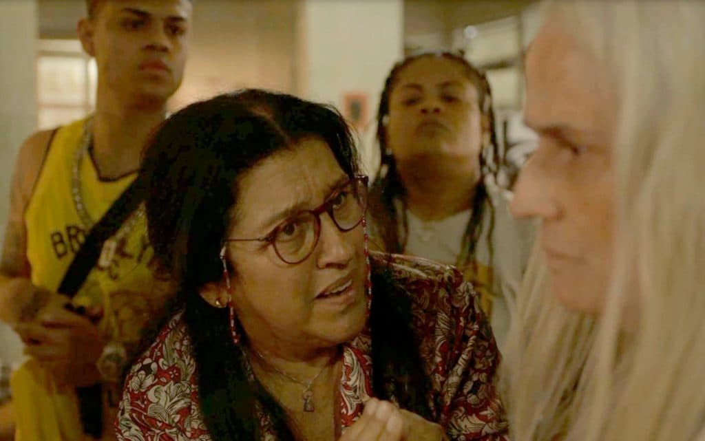 Amor de Mãe: Lurdes volta a falar com traficante e faz descoberta sobre filho
