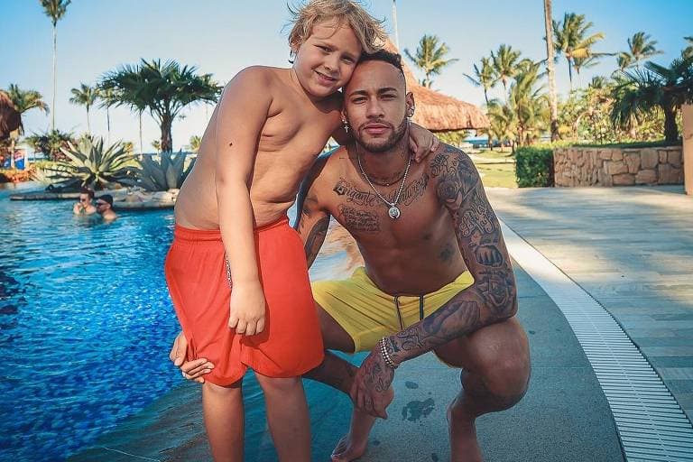 Filho de Neymar passa dos limites, expõe avó ao ridículo e jogador reage de forma escandalosa
