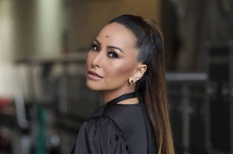 Sabrina Sato pode reencontrar ex em novo programa e fica sem saída ao ser questionada: "Ele topou?"