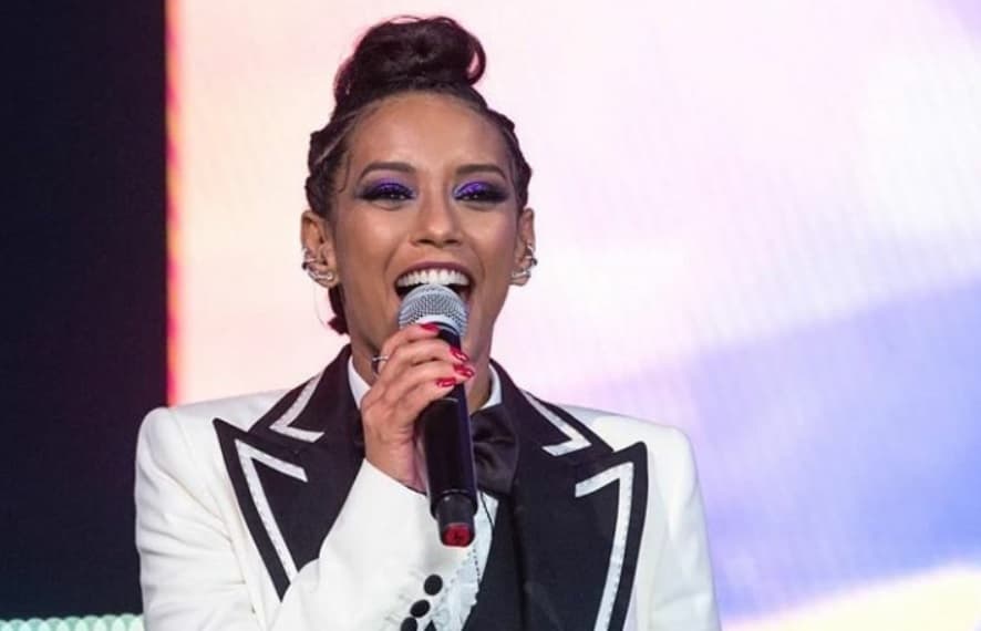Globo paga mico do século com o PopStar e gafe histórica deixa Taís Araújo desesperada e humilhada no palco