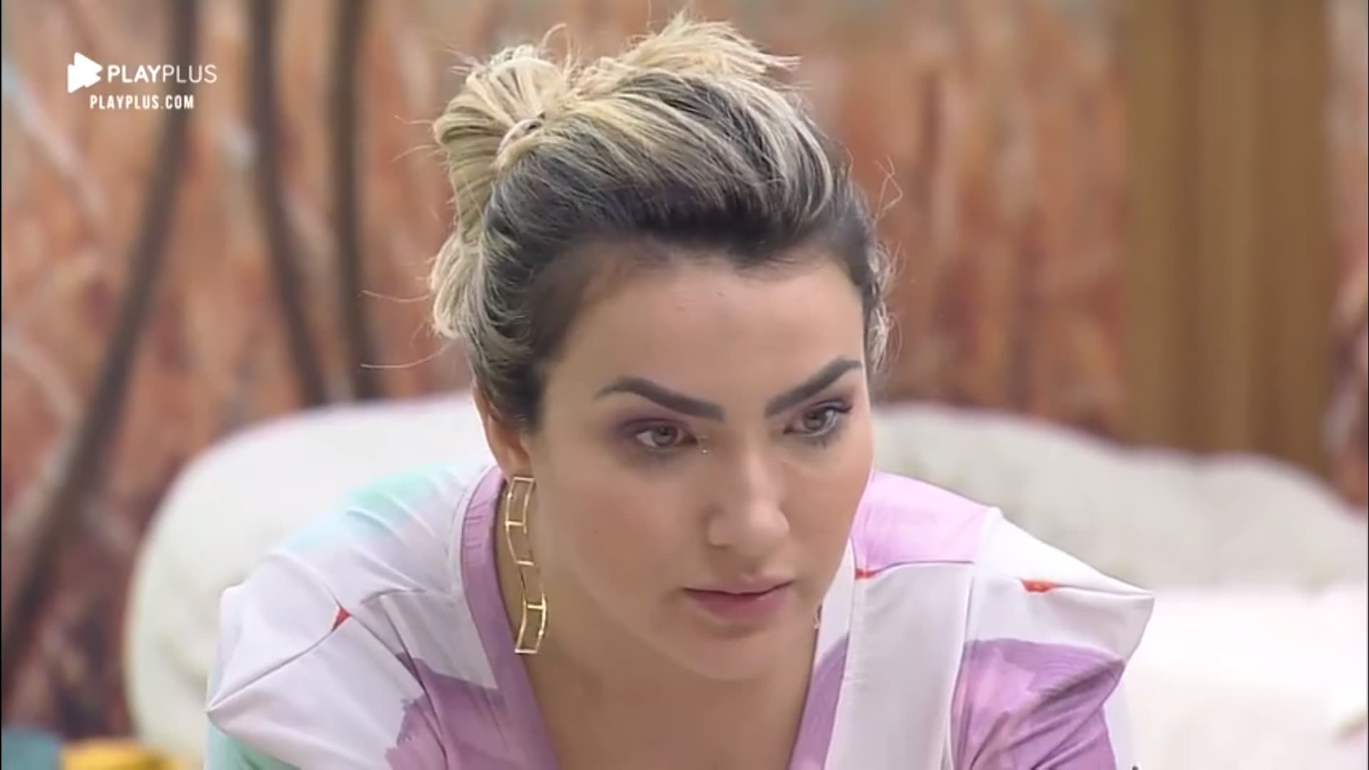Thayse Teixeira entrega carro de som e helicóptero em A Fazenda 11 da Record TV (Reprodução: PlayPlus) Thayse Teixeira entrega carro de som e helicóptero em A Fazenda 11 da Record TV (Reprodução: PlayPlus)