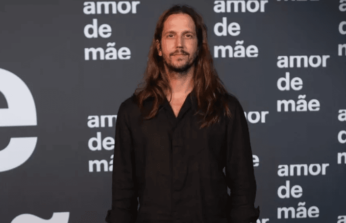 Vladimir Brichta critica postura de Bolsonaro em lançamento de Amor de Mãe: "É uma catástrofe"