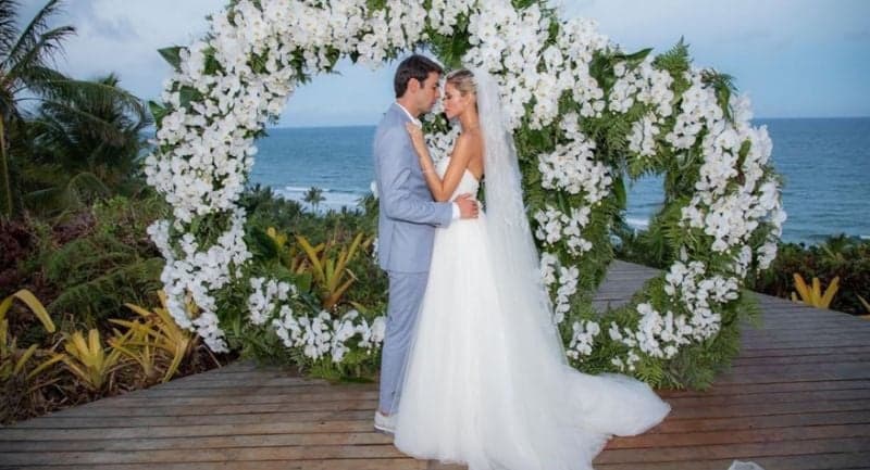 Kaká e Carol Dias se casaram em Itacaré, na Bahia (reprodução / instagram @kaka) Kaká e Carol Dias se casaram em Itacaré, na Bahia (reprodução / instagram @kaka)