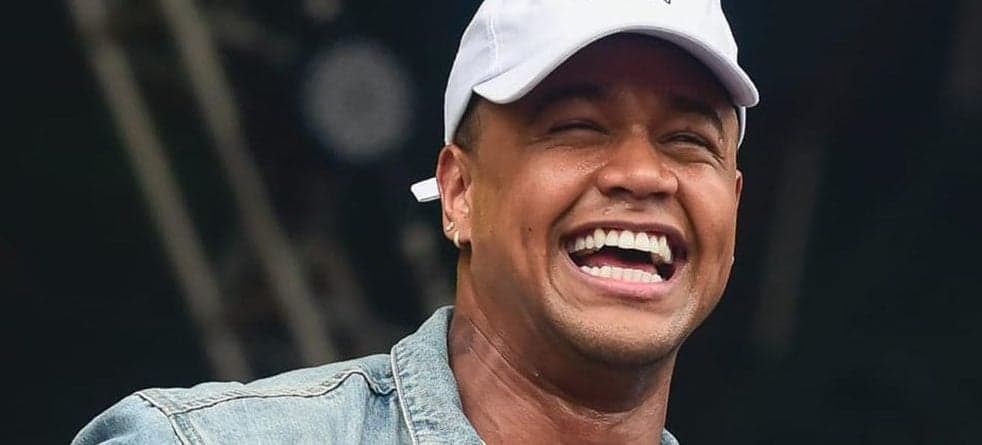 Léo Santana é flagrado sem cueca e Whindersson Nunes revela espanto