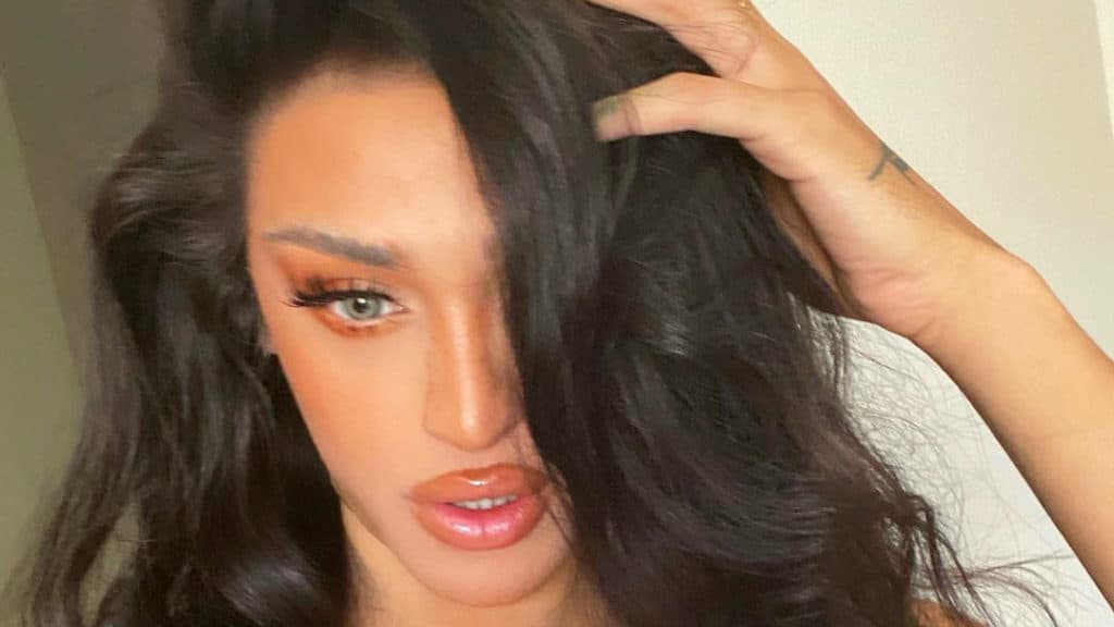 Pabllo Vittar surge apenas de cueca e público fica pasmo com tamanho extra: "A cobra tá solta"