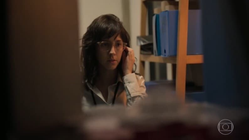 Amanda (Camila Márdilla) que destruir Álvaro em Amor de Mãe e será perseguida (Foto: Reprodução/Globo) Amanda (Camila Márdilla) que destruir Álvaro em Amor de Mãe e será perseguida (Foto: Reprodução/Globo)
