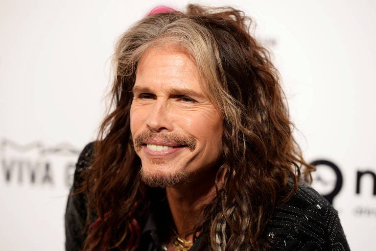 Ousado! Vocalista da banda Aerosmith posa completamente nu aos 71 anos e causa ao mostrar que está com tudo em cima
