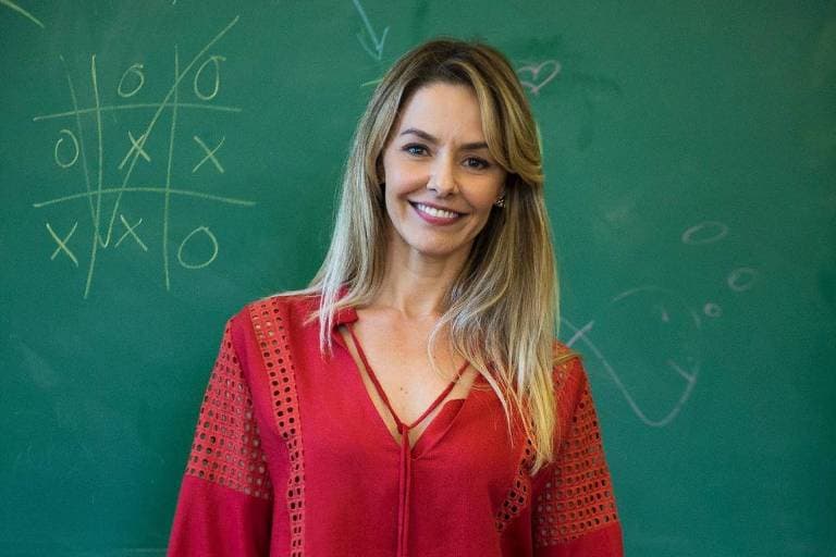 Bianca Rinaldi é convocada para ser esposa de Silvio Santos em peça