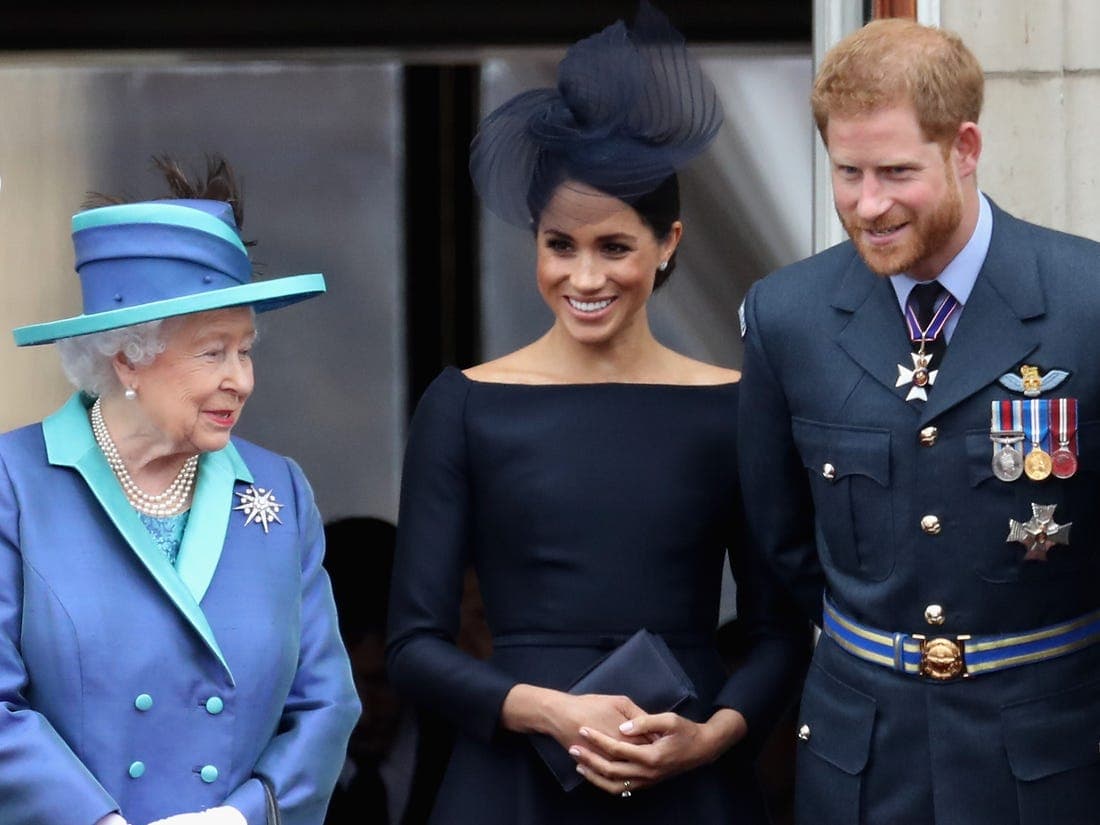 Rainha Elizabeth II excluí príncipe Harry e Meghan Markle de suas fotos (Foto: Reprodução) Rainha Elizabeth II excluí príncipe Harry e Meghan Markle de suas fotos (Foto: Reprodução)
