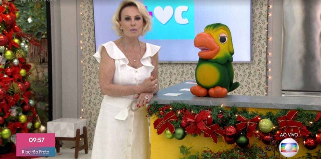 A famosa apresentadora do Mais Você, da Globo, Ana Maria Braga surpreendeu ao aparecer pelada em seu programa ao vivo (Foto: reprodução/Instagram) A famosa apresentadora do Mais Você, da Globo, Ana Maria Braga surpreendeu ao aparecer pelada em seu programa ao vivo (Foto: reprodução/Instagram)