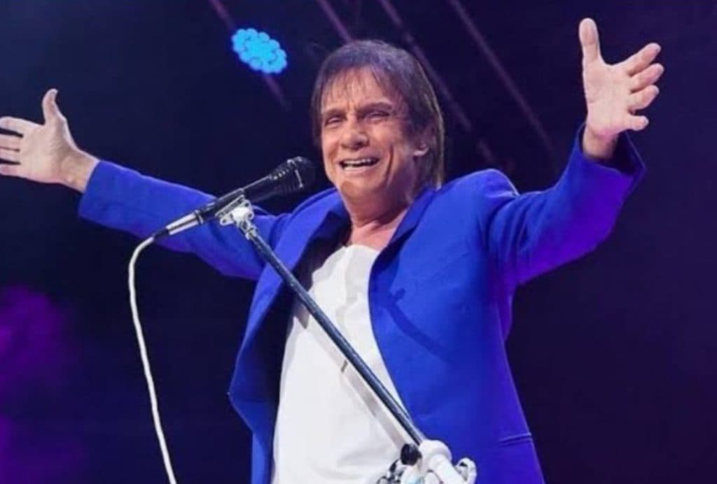 O cantor Roberto Carlos durante seu especial de fim de ano na Globo. Crise é anunciada (Foto: Reprodução)