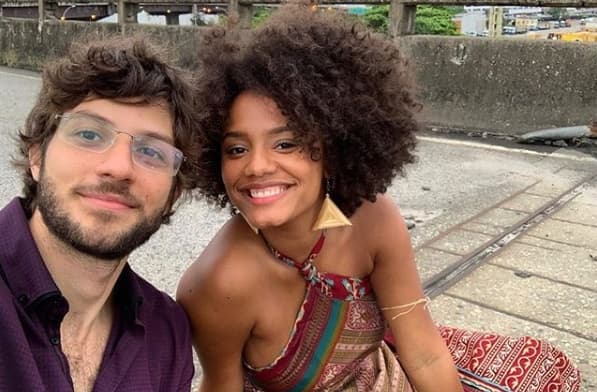 Atores de Amor de Mãe realizam cena em viaduto do Rio de Janeiro e recebem diversos xingamentos