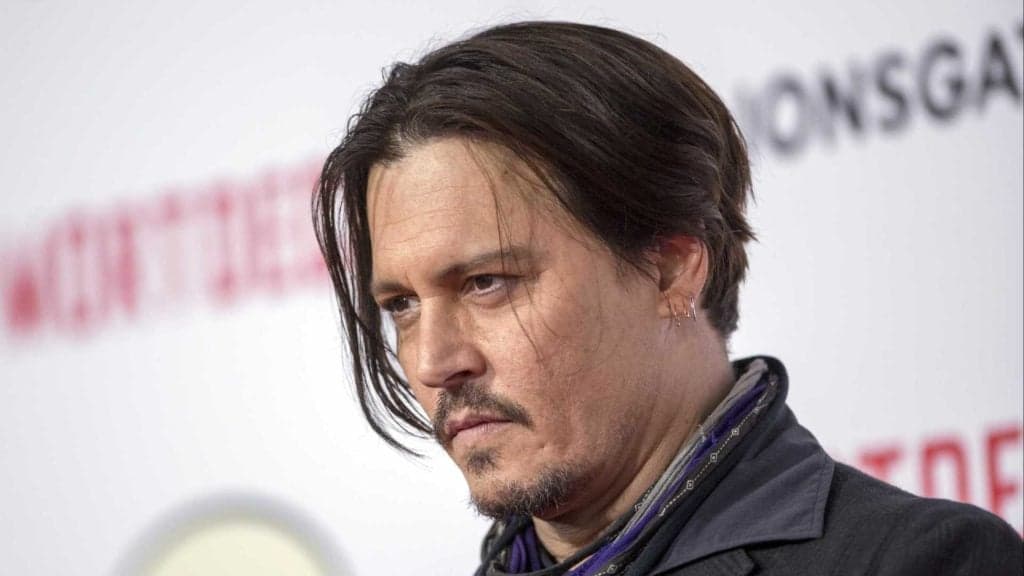 Johnny Depp é ameaçado de morte pelo pai de sua ex-mulher, Amber Heard e detalhes são expostos: "Carrego uma 45"