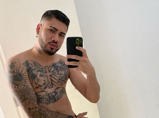 Kevinho se solta, é flagrado sem cueca e verdadeiro tamanho é revelado: 'Anaconda'