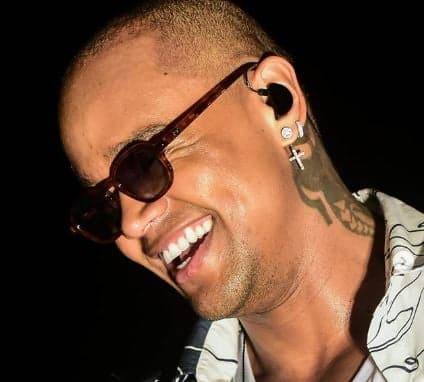 O famoso cantor de axé Léo Santana foi flagrado ao lado de sua ex-noiva, Lore Improta após ser chutado para escanteio (Foto: Reprodução/Instagram) O famoso cantor de axé Léo Santana foi flagrado ao lado de sua ex-noiva, Lore Improta após ser chutado para escanteio (Foto: Reprodução/Instagram)