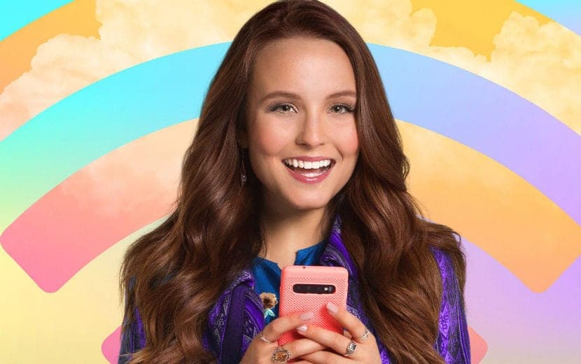 Modo Avião: Data de estreia e pôster do primeiro filme de Larissa Manoela na Netflix são divulgados