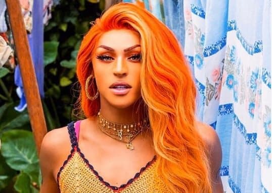 Tá pegando fogo! Pabllo Vittar surge em reality show de sexo seminua e causa tumulto: "Gostosa"