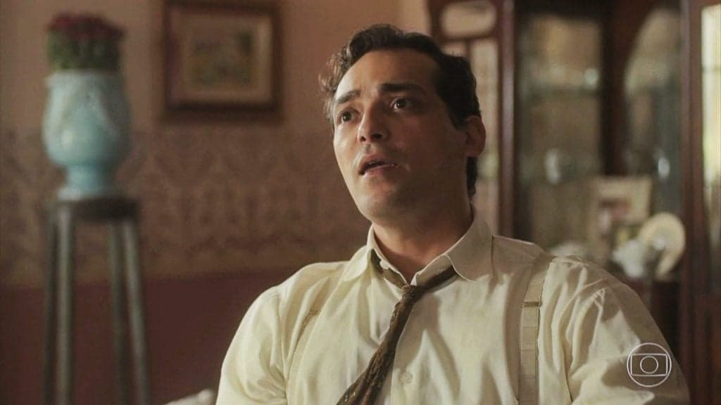 Éramos Seis: Zeca joga chance de ouro na lama, leva pé na bunda e sofre com falência