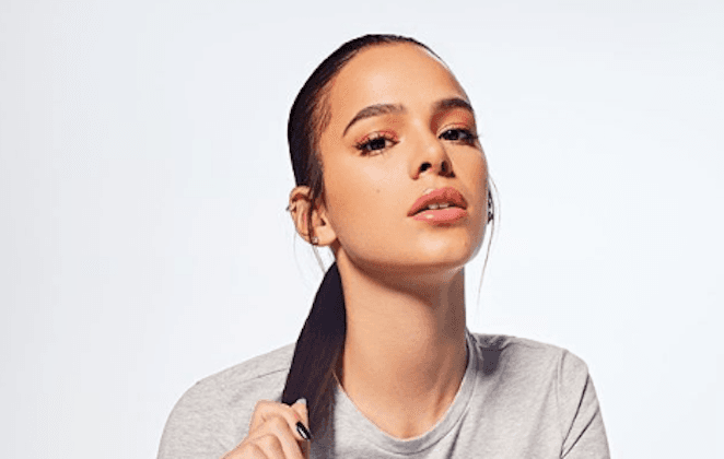 Amada? Bruna Marquezine é questionada com quantos caras já transou e se recusa a responder pergunta sobre trabalho