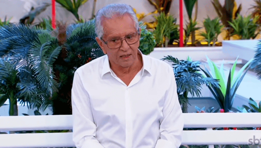 Carlos Alberto de Nóbrega mostra netos pela primeira vez