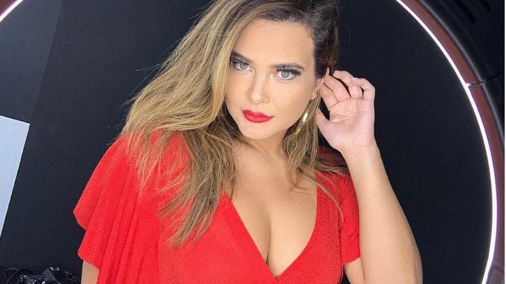 Geisy Arruda é ameaçada de prisão na Rússia, arma verdadeiro barraco e xinga atendente de "vaca"
