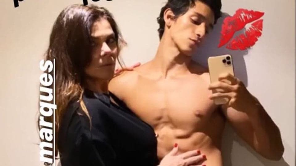 Atriz, Gisele Fraga, aos 49 anos rebate críticas por viver amor com jovem de 19: "não me importo nenhum pouco"