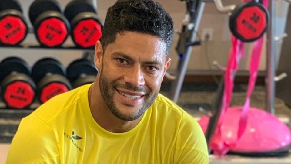Hulk quebra o silêncio após anunciar namoro com sobrinha da ex: "Amor, respeito e gratidão"