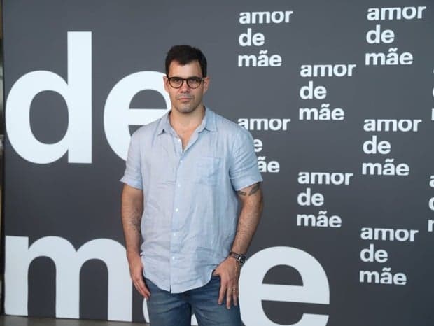 Juliano Cazarré detona seguidor em discussão afiada no Instagram: "Jumento"
