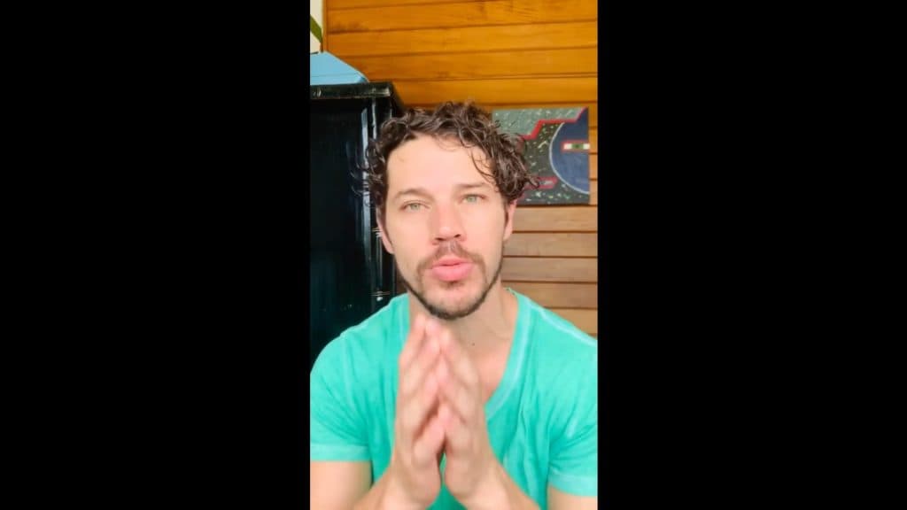 José Loreto faz longo desabafo em vídeo