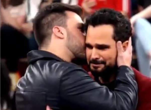 Luciano Camargo se declara à esposa
