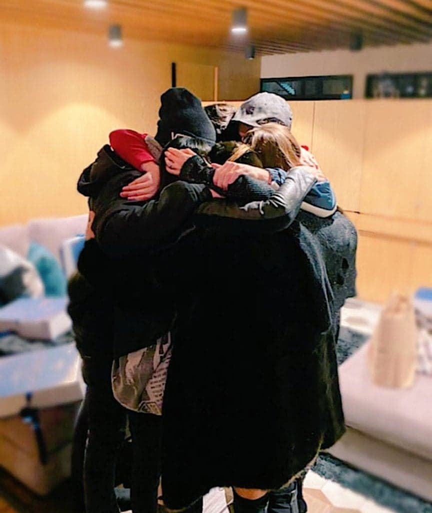 Membros do RBD compartilham foto de reencontro da ex-banda após 11 anos do fim e retorno é apontado