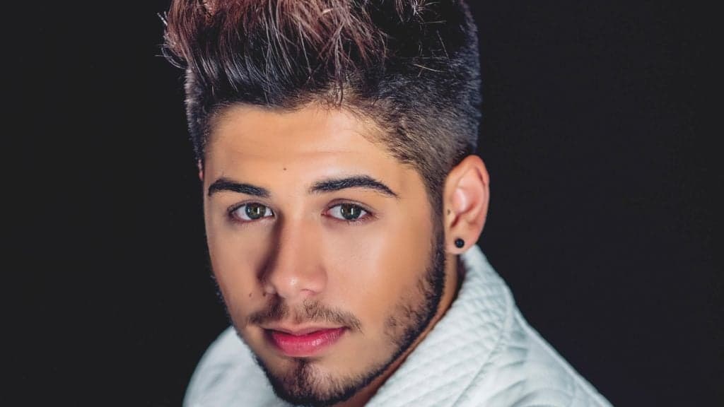 Filho gato de Leonardo, Zé Felipe, surge em foto sem roupa e internet fica pasma