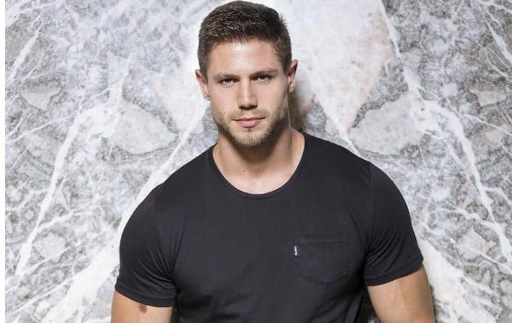 Explícito! Ex-BBB Jonas foto com testículo aparecendo e apaga na sequência; confira