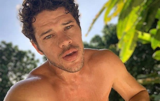 Após ser exposto com nova namorada, José Loreto é flagrado em situação íntima e foto vaza na internet