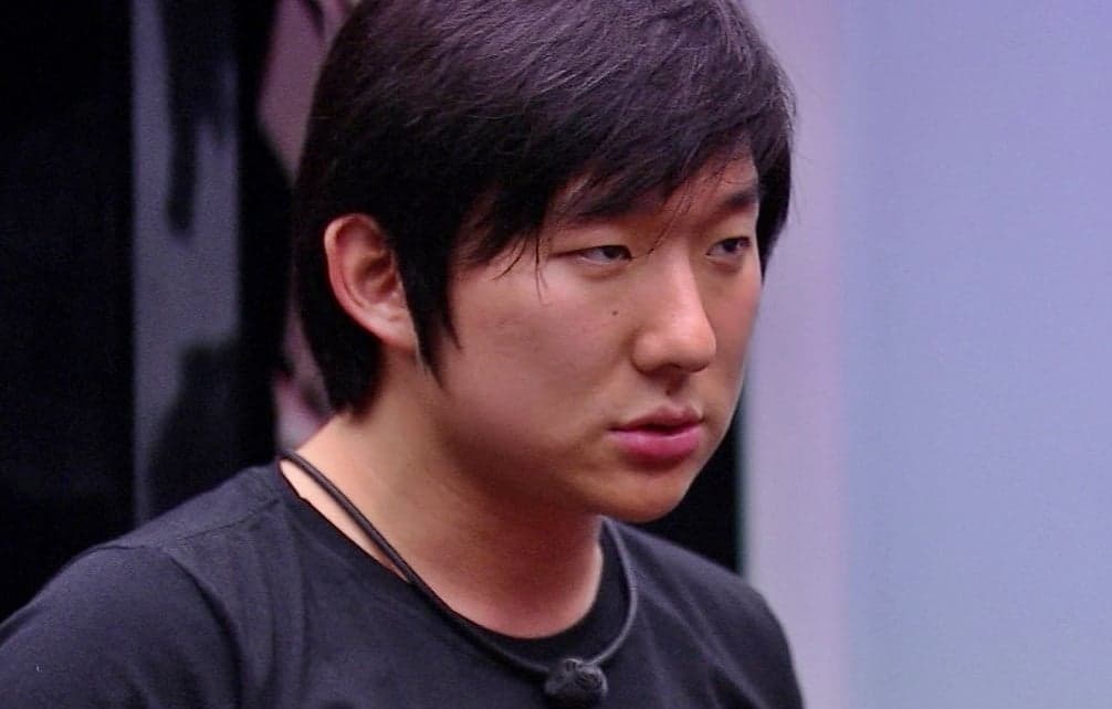 BBB 20: Pyong Lee não consegue esconder preocupação após descobrir rejeição: "Continuo sendo o alvo da casa"