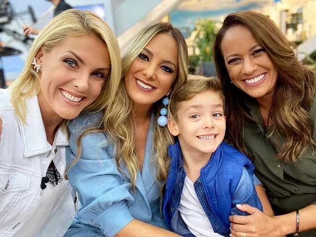 Ana Hickmann leva filho pro Hoje em Dia e anuncia o menino como "novo apresentador" do programa
