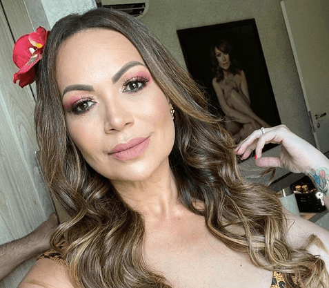 A famosa cantora de forró, Solange Almeida se envolveu em uma polêmica daquelas após humilhar uma fã na frente de tudo mundo em um de seus shows (Foto: Reprodução/Instagram)