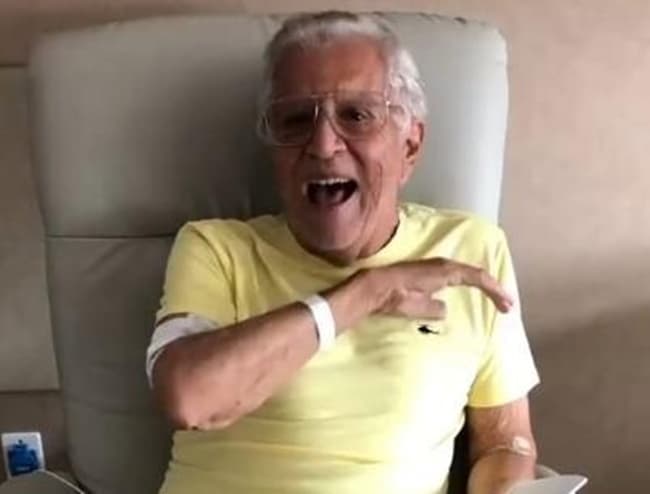 Carlos Alberto de Nóbrega tem alteração em estado de saúde após sofrer infecção na próstata