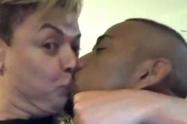 Vazou! Nego do Borel aparece nu em vídeo com David Brazil e imagens viralizam na web