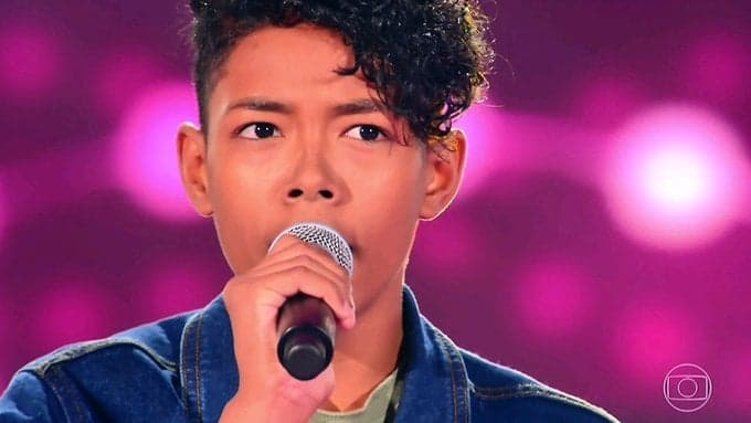 Campeão do The Voice Kids vem à tona em plena estreia e público fica perplexo