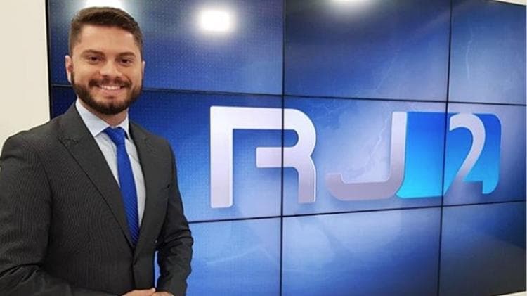 Apresentador da Globo aparece aos beijos com homem, faz provocação e dispara: “Sem mimimi”