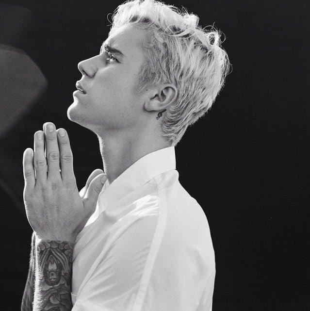 Fé! Em live com pastor, Justin Bieber mostra lado religioso e crença em Jesus: "Deus não tem medo da sua bagunça"