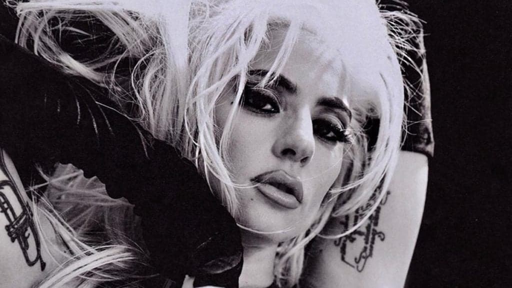 Após estupro, Lady Gaga revela trauma e fortes dores que sente: "Fui abusada sexualmente repetidamente"