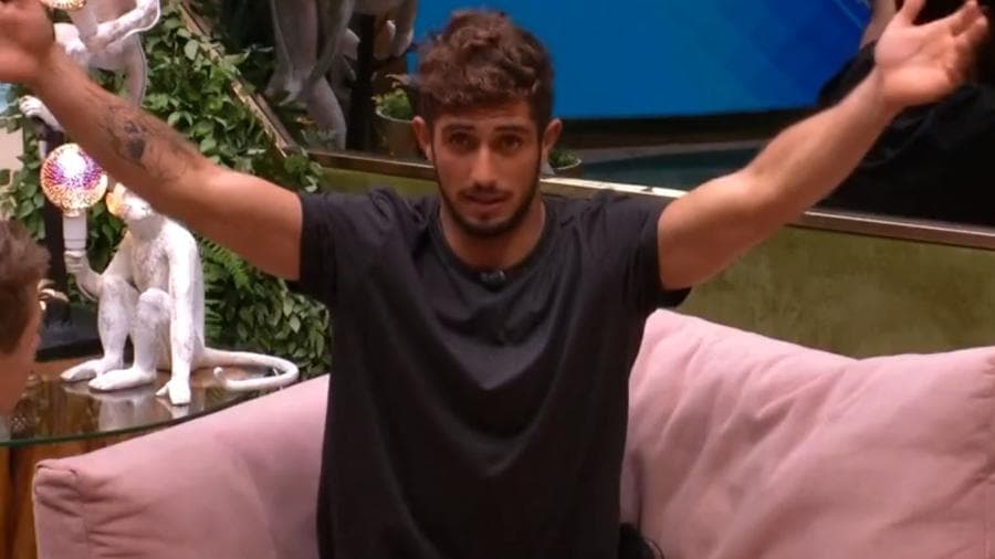 BBB20: Lucas Chumbo expõe mania bizarra que ele tem quando está com medo e brothers caem na gargalhada