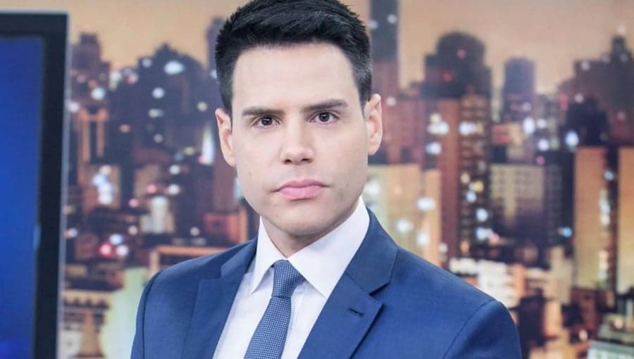 Eita! Salário surpreendente de Luiz Bacci é finalmente revelado, futuro na Record é decidido e rescisão é anunciada
