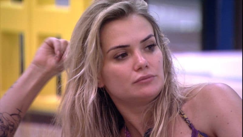 BBB 20: Marcela descobre plano sujo de brothers para derrubar participantes e expõe verdade: "Não vendo minha alma"